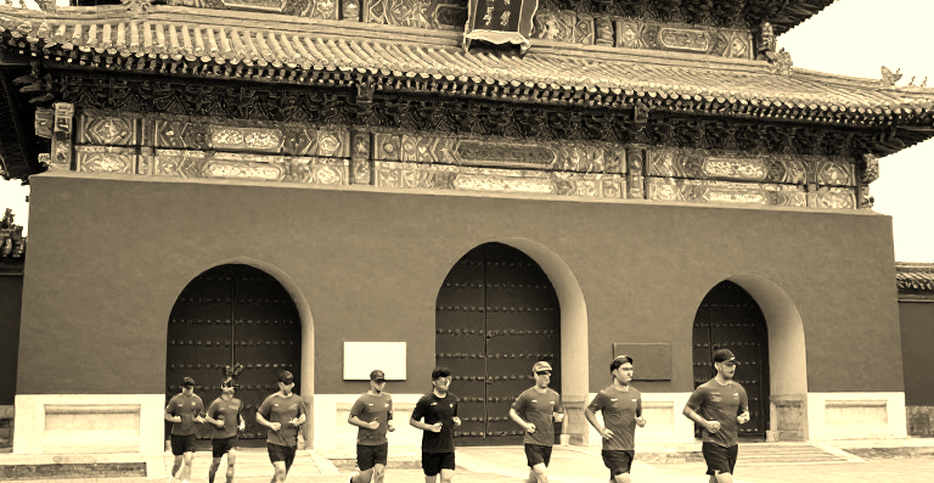 Một trận tranh hạng ba, mười hai năm chờ đợi và tiếng cười từ bên kia biên giới